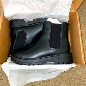 Brand new womens chelsea boot